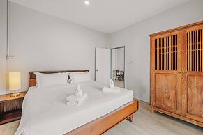Room-escape Beach Front Cottage - 2 bed