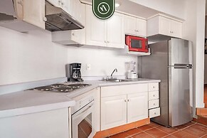 Amazing 1 BR Condo - Terrace - Pool - Romantic Zone