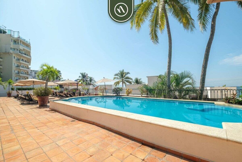 Amazing 1 BR Condo - Partial Oceanview - Pool