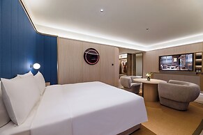 Crystal Hotel Lujiazui Financial Center