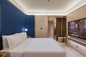 Crystal Hotel Lujiazui Financial Center