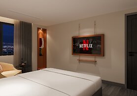 May De Ville Lumiere Hotel