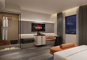 May De Ville Lumiere Hotel