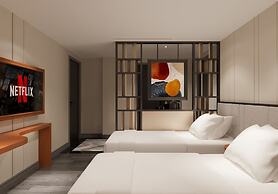 May De Ville Lumiere Hotel