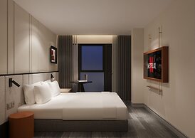 May De Ville Lumiere Hotel