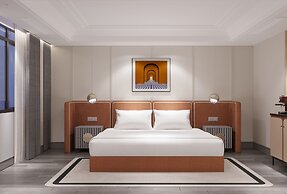 May De Ville Lumiere Hotel