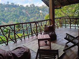 Ella Treehouse
