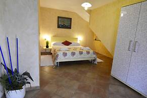 Lovely Ground-floor Flat With Shared Pool in Tar