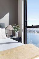 Harbour View 2BR Docklands Apt Near Marvel Stadium