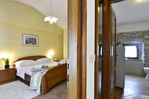 Bright Stay With Shared Pool & BBQ in Tar
