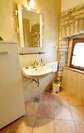 Bright Stay With Shared Pool & BBQ in Tar