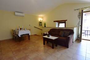 Bright Stay With Shared Pool & BBQ in Tar