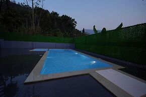 Cool Nest Pool Villa Munnar by VOYEHOMES