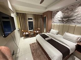 The Moonsoon Inn