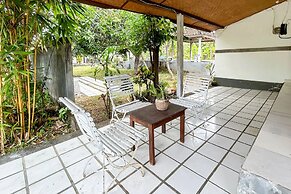 Cozzy HEPI Bungalo Lovina Singaraja Bali