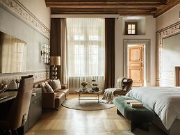 The House 14