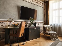 The House 14