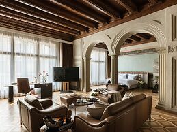 The House 14