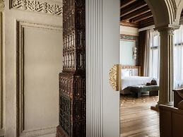 The House 14