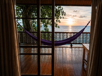 Secret Place Hotel and Restaurant