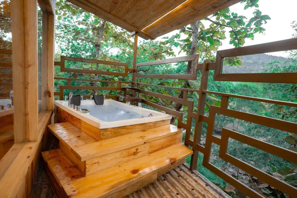 Yaarnagar Jungle Resort Ratapani