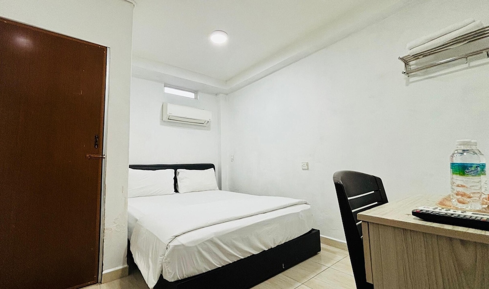 Collection O Axlite Hotel