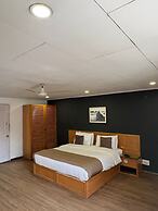 Hotel Meridien River Front Rajbagh
