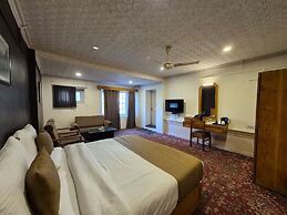 Hotel Meridien River Front Rajbagh