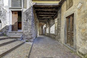 Argegno Vintage by Wonderful Italy