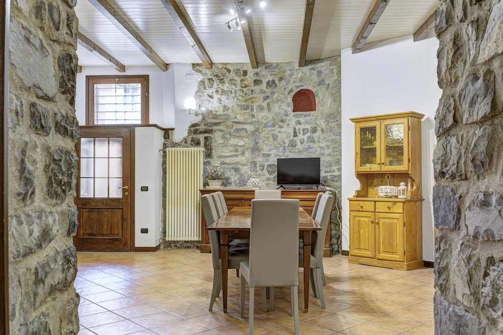 Argegno Vintage by Wonderful Italy