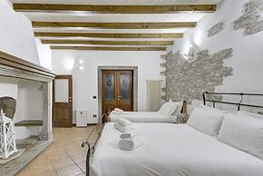 Argegno Vintage by Wonderful Italy