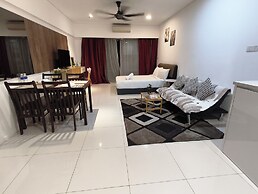 Summer Suites KLCC by CozyNest