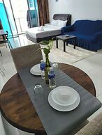 Summer Suites KLCC by CozyNest