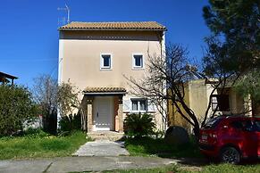 Seafront Cozy Villa - Corfu Homely Getaway