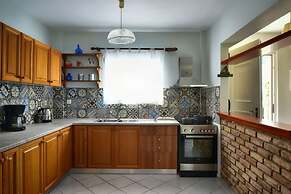 Seafront Cozy Villa - Corfu Homely Getaway