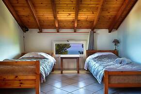 Seafront Cozy Villa - Corfu Homely Getaway