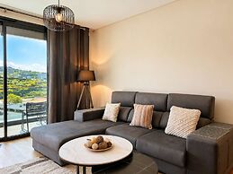 Sun Meets Ocean Apartment