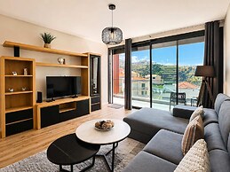 Sun Meets Ocean Apartment