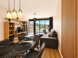 Sun Meets Ocean Apartment