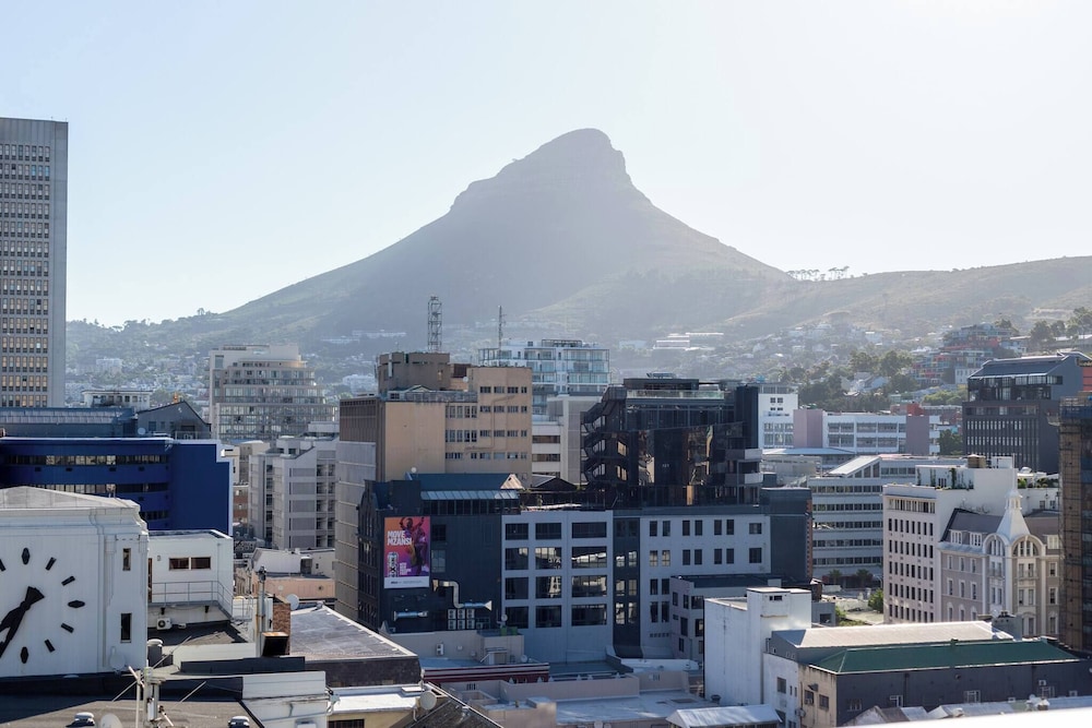 Central Cape Town Apt With Views