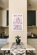 Central Cape Town Apt With Views