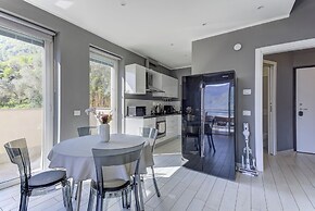 Open View Apartment by Wonderful Italy