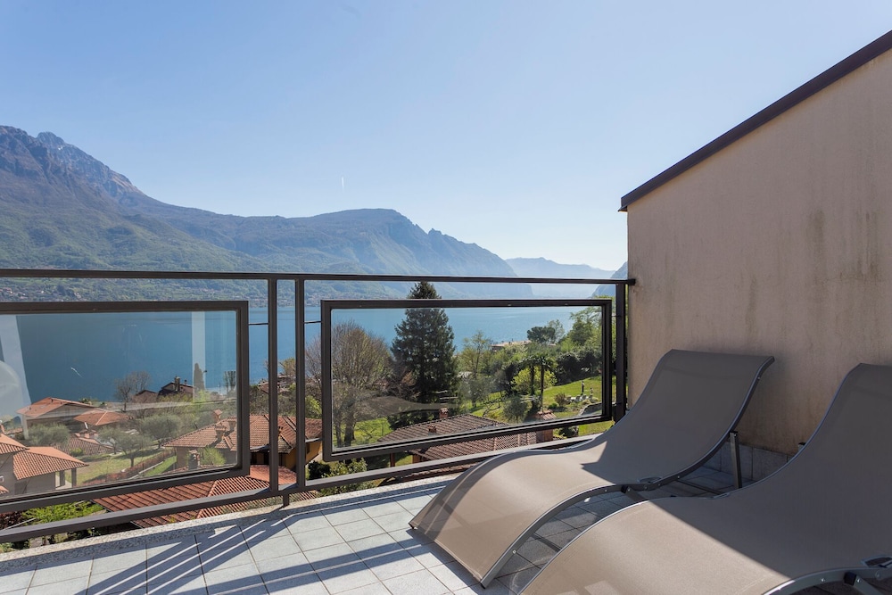 Open View Apartment by Wonderful Italy