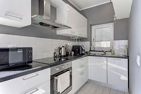 Open View Apartment by Wonderful Italy