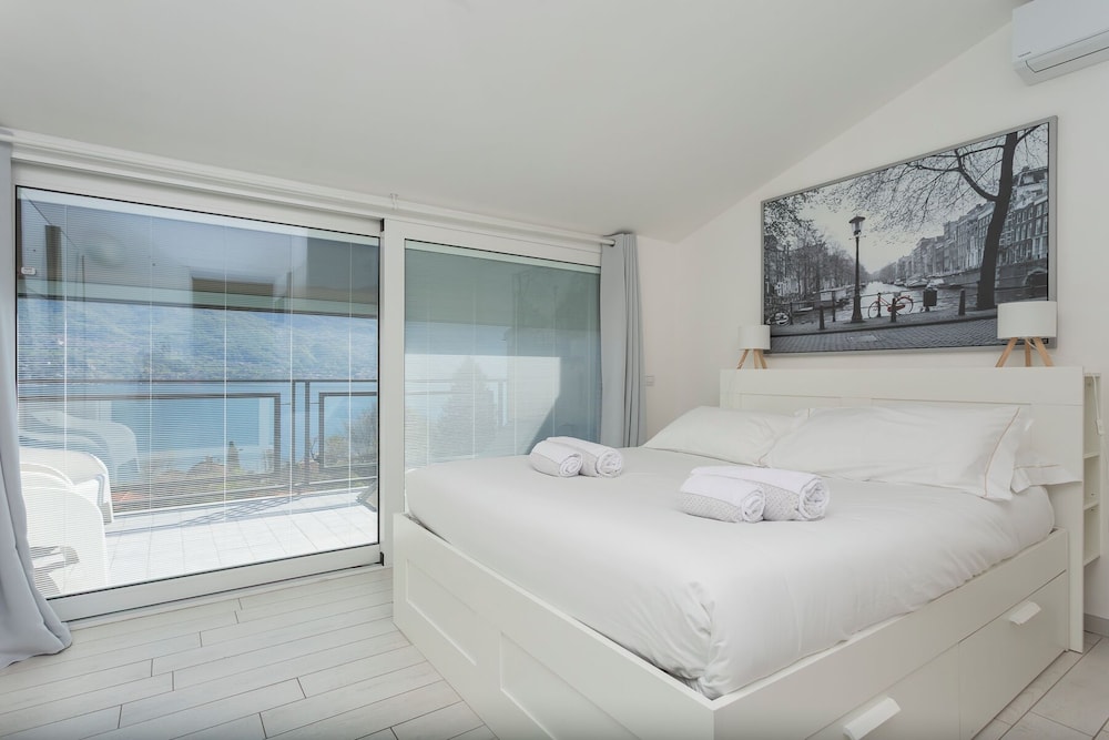Open View Apartment by Wonderful Italy