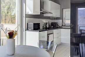 Open View Apartment by Wonderful Italy