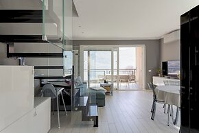Open View Apartment by Wonderful Italy