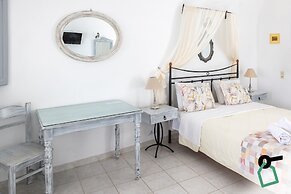 Hotiday Santorini Sea View