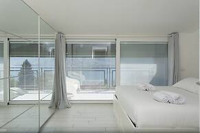 Open View Apartment by Wonderful Italy