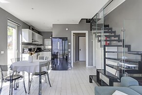 Open View Apartment by Wonderful Italy